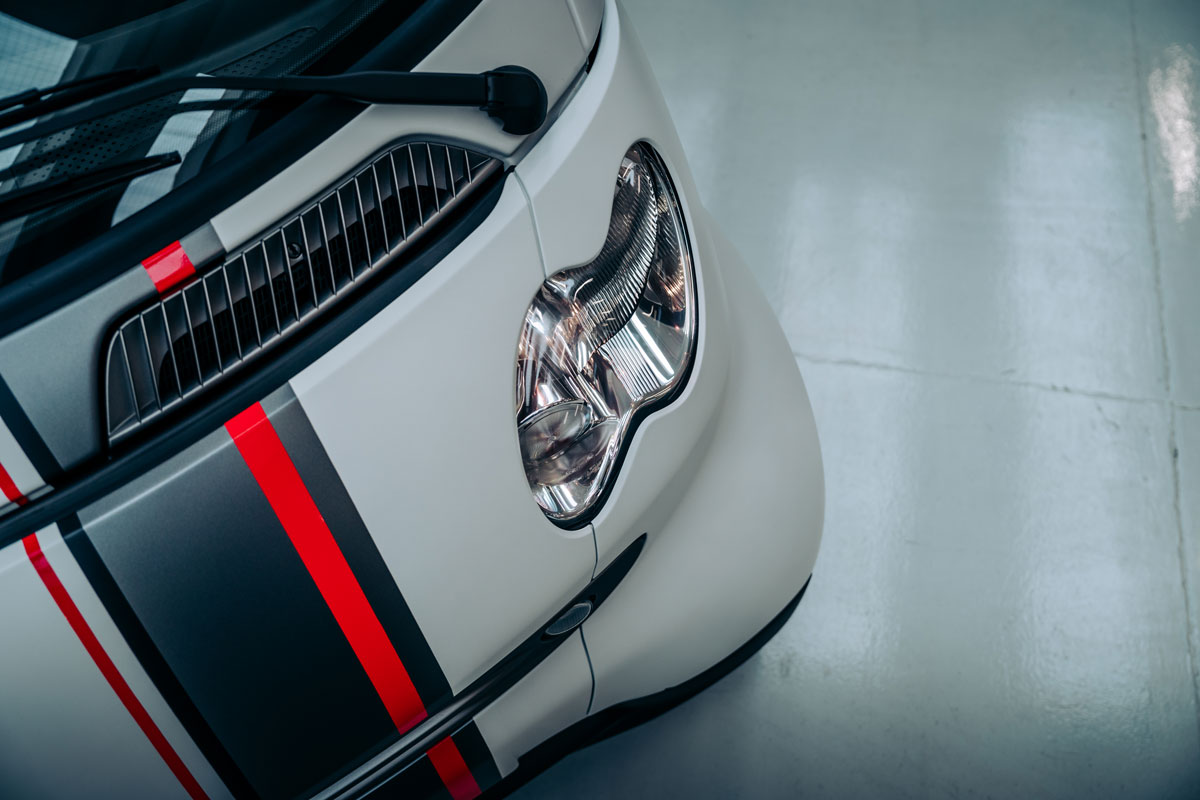 smart 4teen Aznom electric car conversion modding mechanics interior