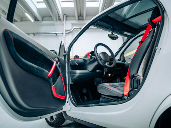 smart 4teen Aznom electric car conversion modding mechanics interior