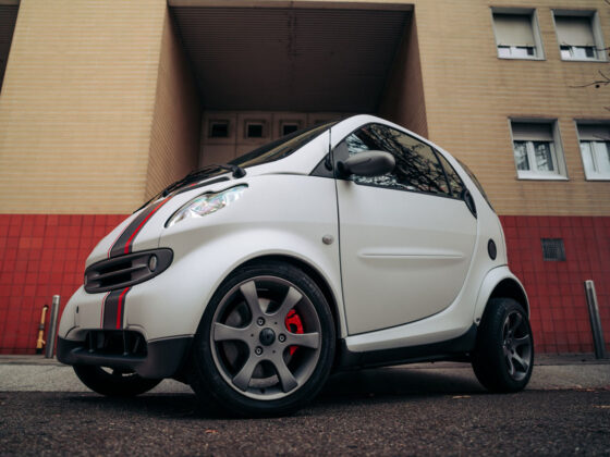 smart 4teen Aznom electric car conversion modding mechanics interior