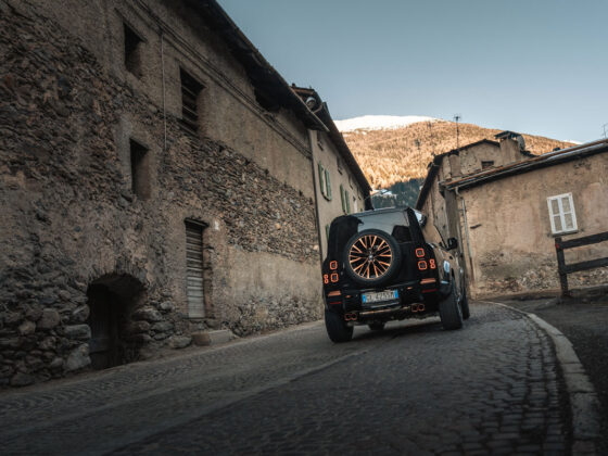 Land Rover Defender Aznom personalizzazione auto interni esterni