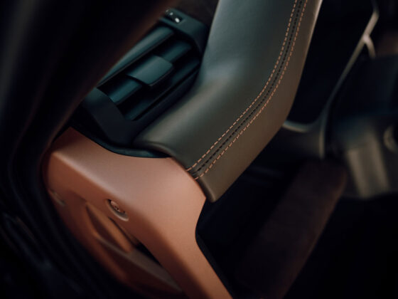 Land Rover Defender Aznom personalizzazione auto interni esterni